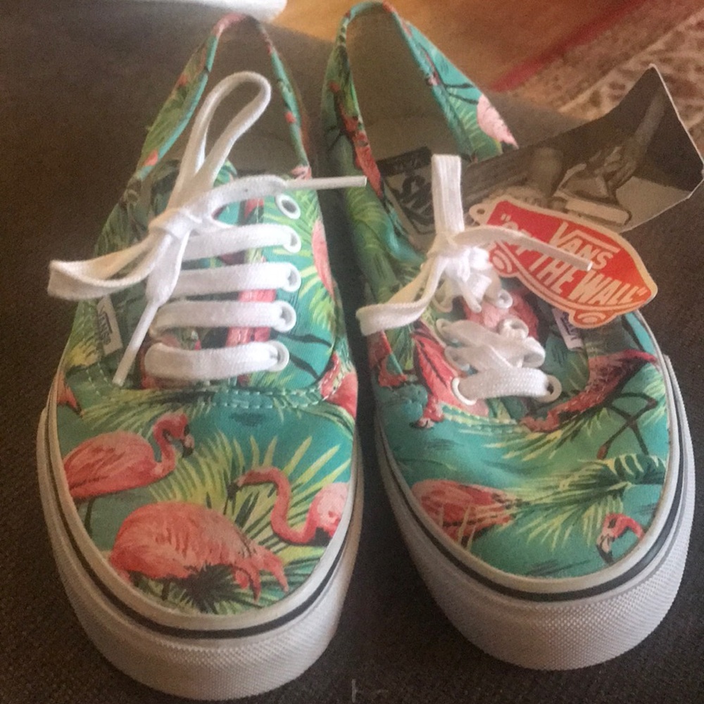 Van Doren Flamingo vans! NWT